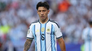 Lisandro Martinez quá hay và thông minh!