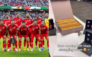 Đội bóng châu Á dọn sạch phòng thay đồ, để lại thiệp và quà tri ân sau khi bị loại khỏi World Cup 2026