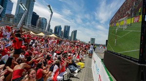 World Cup trên sân nhà: Khi 'hào quang' đi kèm 'gánh nặng'