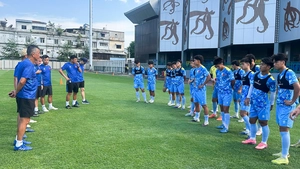 CĐV tranh cãi về U19 Việt Nam sau trận ra quân