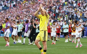 Huyền thoại Manuel Neuer chia tay tuyển Đức sau thất bại ở World Cup 2026