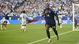 World Cup trên sân nhà: Từ Cape Verde đến... Singapore