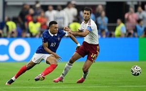 Rodri sẽ gia nhập nhóm huyền thoại nếu cùng Tây Ban Nha vô địch World Cup 2026
