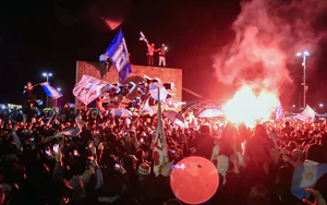 CĐV Anh và Argentina ẩu đả sau bán kết World Cup 2026, nhiều người bị cảnh sát có vũ trang bắt giữ
