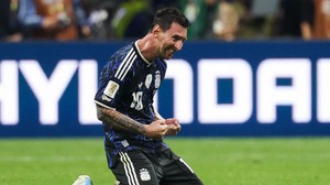 Cà phê World Cup: Messi “đi bộ” đến chung kết bằng cơ thể đặc biệt