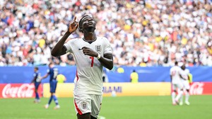 Tuchel sai lầm vì “nhốt” Saka trước Argentina?