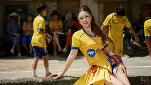 Hương Tràm ra mắt MV “gái NGHỆ”: Mang nguyên thành Vinh vào MV