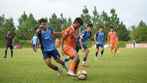 VCK giải U17 QG – Cúp Rồng Đỏ 2026: SHB Đà Nẵng và Huế vào bán kết