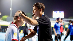 ĐT Việt Nam gặp Singapore: Những 'con tính' của HLV Kim Sang Sik