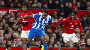 Chelsea được gì khi mua “ông lão” Welbeck?