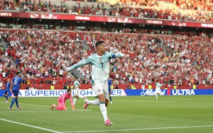 Ronaldo phá dớp, lần đầu ghi bàn ở vòng knock-out World Cup sau 20 năm chờ đợi