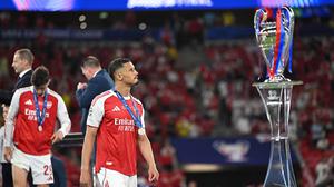 Arsenal đang tập làm đại gia?