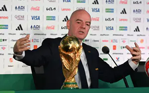 FIFA thúc đẩy kế hoạch bán cổ phần World Cup bất chấp làn sóng phản đối, khẳng định: "Không ai bán bóng đá"