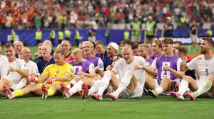 Đoản khúc World Cup: Gầm vang khúc khải hoàn trên chiến thuyền Vikings