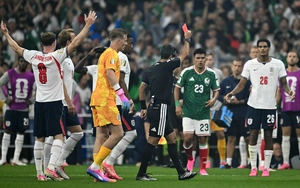 FA cân nhắc kháng cáo thẻ đỏ của Quansah, làn sóng tranh cãi tại World Cup 2026 tiếp tục căng thẳng