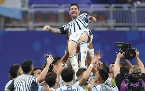Messi thiết lập hàng loạt cột mốc lịch sử sau màn ngược dòng kỳ vĩ của Argentina