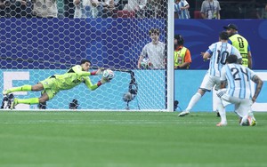 Vì sao Messi thường xuyên sút hỏng 11m?