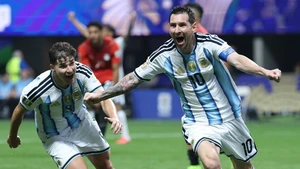 VIDEO Bản tin World Cup 2026 On-Trend: 13 phút 'điên rồ', Messi đưa Argentina trở về từ địa ngục