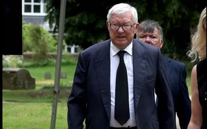 Sir Alex Ferguson xúc động trong tang lễ con trai của huyền thoại MU