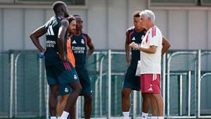 Real Madrid: Thách thức 20 người của Mourinho