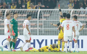 VAR giúp Patrik Lê Giang không bị truất quyền thi đấu trước Malaysia