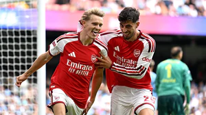 Arsenal có 'một mình một ngựa' ở Ngoại hạng Anh mùa này?