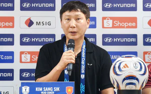 Tin nóng bóng đá Việt hôm nay 21/8: HLV Kim Sang Sik họp báo; CĐV Việt Nam tại Thái Lan mua hết vé chung kết lượt đi