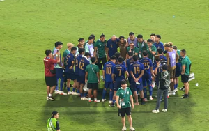 ĐT Thái Lan họp đội ngay trên sân sau khi thua ĐT Việt Nam ở chung kết lượt đi ASEAN Cup 2026