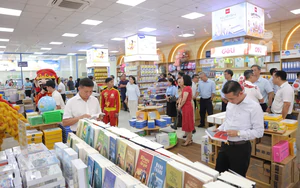 NXBGDVN cam kết đủ sách giáo khoa, lý giải tình trạng “sốt sách” cục bộ