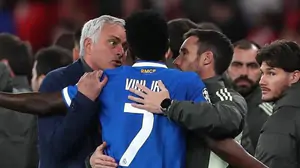 Arsenal: Vinicius, bom nổ chậm hay ngôi sao bùng nổ?