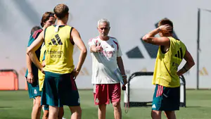 Real Madrid: Giải cứu Mourinho