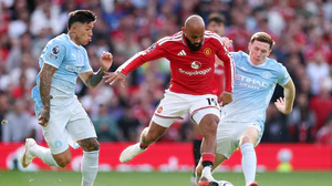 MU thua Man City dù chơi hơn người: Thất bại không thể bào chữa