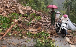 Mưa lớn gây sạt lở nhiều tuyến đường ở Lào Cai
