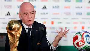 Quan điểm: Vì sao rất khó lật đổ Infantino?