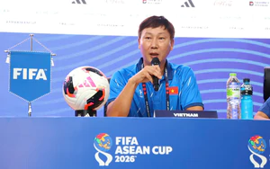 HLV Kim Sang Sik lý giải quyết định chọn Đình Bắc làm đội phó