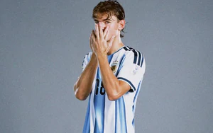 Argentina chốt người kế vị Messi: Sao trẻ 21 tuổi nhận áo số 10 huyền thoại