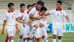 Thủ môn U19 Việt Nam chỉ bị treo giò 1 trận