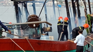 Nghệ An: Vụ cháy tàu cá gây thiệt hại trên 10 tỷ đồng