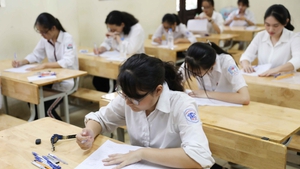 Kỳ thi vào lớp 10 THPT: Hà Nội bác bỏ việc thí sinh đến muộn không được dự thi