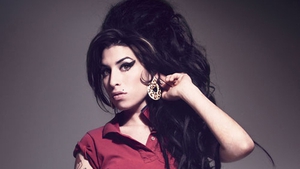 Đấu giá hơn 800 kỷ vật của nữ danh ca bạc mệnh Amy Winehouse