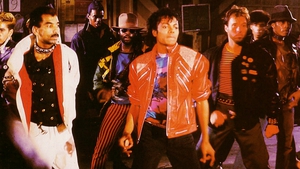 Ca khúc 'Beat It' của Michael Jackson: Lùi lại một bước, trời cao biển rộng