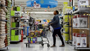 Reuters: Nguy cơ kinh tế Mỹ rơi vào suy thoái ngày càng cao