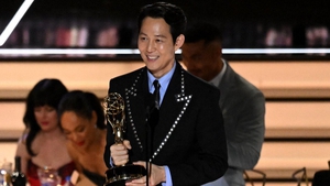 Lee Jung Jae giành giải Nam chính: 'Squid Game' đi vào lịch sử Emmy