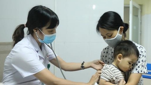 Bệnh nhi mắc Adenovirus gia tăng, Bộ Y tế họp khẩn bàn giải pháp