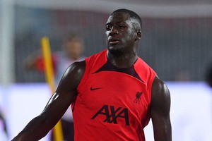 Konate ca ngợi Van Dijk: "Anh ấy là hậu vệ xuất sắc nhất thế giới"