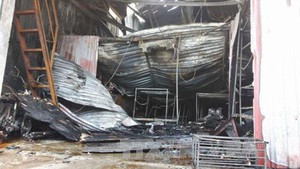 Cháy xưởng bánh 8 người chết: Khởi tố vụ án, bắt khẩn cấp thợ hàn xì
