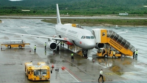 Máy bay bị sét đánh, Jetstar Pacific phải hủy chuyến bay Vinh - TP. HCM