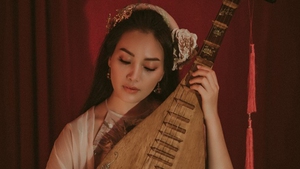 Sao mai Huyền Trang gửi nhiều tâm tư tình cảm vào MV 'Đóa sen ngời'