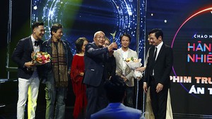 VTV Awards 2021: 'Hương vị tình thân' là phim truyền hình ấn tượng nhất năm