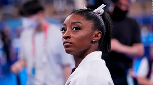 TIẾT LỘ: Simone Biles nén nỗi đau mất người thân, giành huy chương Olympic